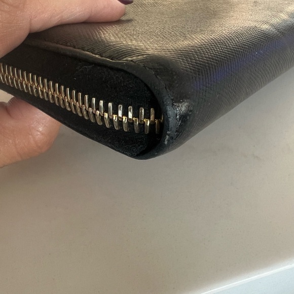 Prada Large Saffiano Leather Black Zip Wallet Great Condition - Picture 11 of 11
